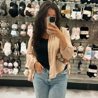 stellaaae's profile picture. 🦁