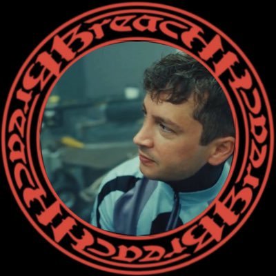 + 24 / midwest indigo and hoty stan @twentyonepilots @heartattackmane @aries_ix they/them - CEO of Tyler’s red vans (I make music at @empt_z_ )