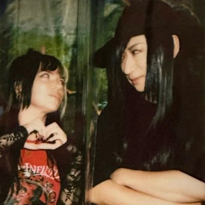 QueenOfLonging's profile picture. 🦪🎀 ASAGI/浅葱 😻 薔薇の申し子 𝒻𝑜𝓇𝑒𝓋𝑒𝓇 🌹 D 🌹 • V系 ⛓️ Caffeine junky 🫶🏼 Always crying over animals 🦈🐴🐆🦝🐾 あさぎさんの世界で夢見る🌌🌹🖤🌕🪶