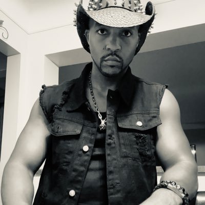 Yahn369's profile picture. 