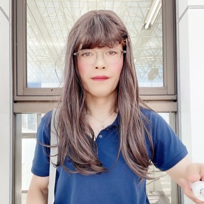 さくらです♪女装を始めてから、だんだん女の子👧になれたらなぁと思います^_^。普段は、オッさんですが、気持ちは、女の子👧です。女の子の時は、タックして女の子の下着を身に着けてます。ブレザー制服着て、お出かけするのが好きです。ここでは、色々な人と交流が持てればと思います。車も好きです。よろしくお願いします🙇。