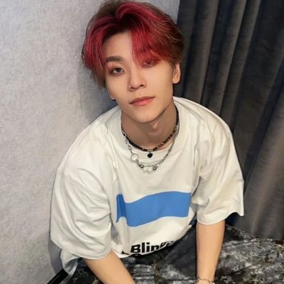 seunghanxoul's profile picture. gimme seunghan photocards. love anton and riize too