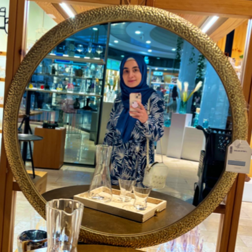 Scientist(PhD)🧬• Photography📸 • Design🧚♀️ instagram/minitailor🪡🧵