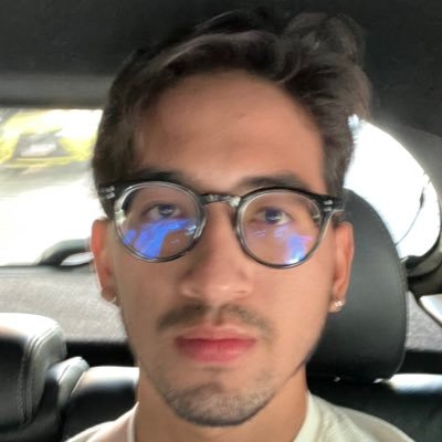 adrinhaw's profile picture. That's showbiz, baby!