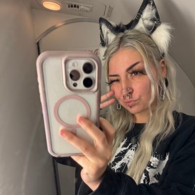 u cld call me a fan favorite ig @ flower.bxmb unblock fee $40 dm fee $15 cashapp: $floweracid