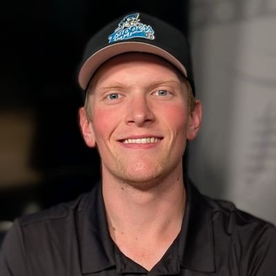 Associate Jr. Producer @yegsportstalk.
Hockey PxP @4vengeancemedia
Lacrosse PxP @crowlaxtv
Avid hockey & MMA fan