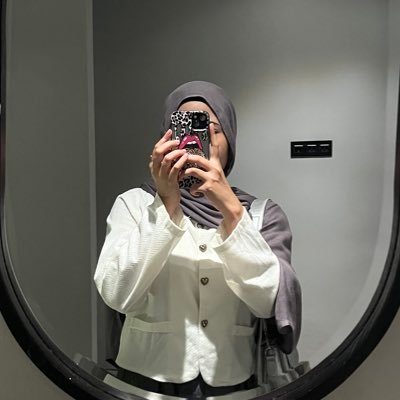 piuwpiyy's profile picture. Preloved baju, celana, rok dan tas. CO Oyen bisaaa