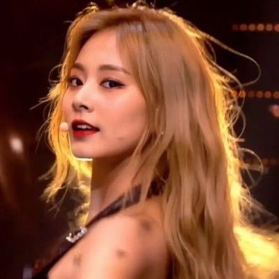 ✭ twice & https://t.co/fKjEVmLh0O e também uma namorada ciumenta https://t.co/KMtIYGHDgm