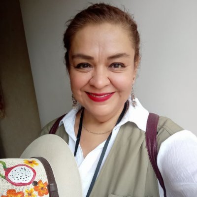 Hija del desierto/Hecha en México/Orgullosamente sonorense. Editora web y reportera. Corresponsal de @conectaarizona