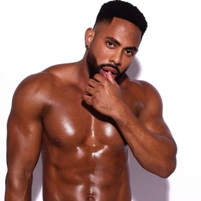 Your Fantasy 😈😜 🌈 PayPal: @fitboyprince snap: Itssbarryb Follow IG: https://t.co/hFpy13zBuV