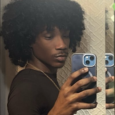 rokkstarrtre's profile picture. jus a messy ass bch that raps