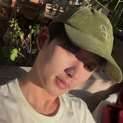 “ 𝘢𝘴 𝘩𝘢𝘱𝘱𝘺 𝘢𝘴 𝘸𝘦 𝘢𝘳𝘦. ”
williamest ; lykn ; skynani ; seakeen ; dmd enjoyer ೀ🪽