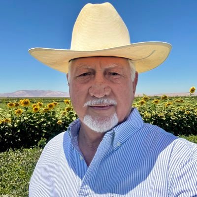 Farmer, foodie, father. #agvocate @DelBosqueFarms 🇺🇸
