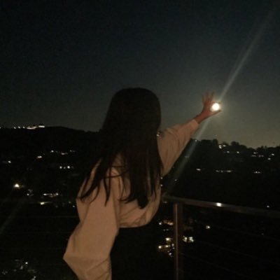 realmsyy's profile picture. 