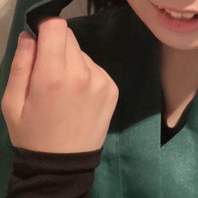 譲の交流垢のつもりです。コスプレなどでお写真を撮らせていただいた方などをフォローさせていただきたいなと思っております。 呼び名は「フェルカ」でも「ゆずる」でも、「じょう」でも、なんでも大丈夫です。少々人見知り気味ですが、お友達が増えると飛び跳ねて喜ぶので、どうぞ仲良くしてください。 18↑ 本垢→@yuzuru_jyo
