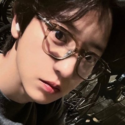 Food Lover. Twitter Geek. Awesome. Simple. Pretty. Nerdy. Kpop Fan. CHANBAEK is my OTP šššš