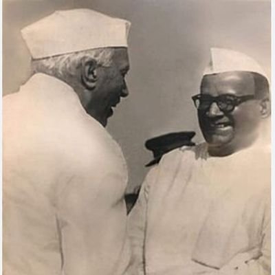 समाज से हम हैं ,ना की समाज हमसे, पेशा से समाजसेवी , दिल से देशभक्त, तन मन धन से सनातन ,विचार निजी। ऊँ नमः शिवाय 🙏🇨🇮🌷🪴#भूमिहार_बाभन