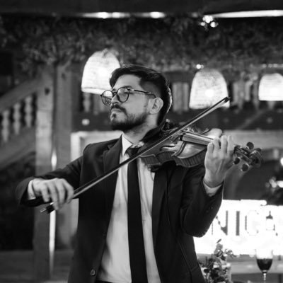 • Violinista
• Profesor de violín
• Ambientación de eventos
•