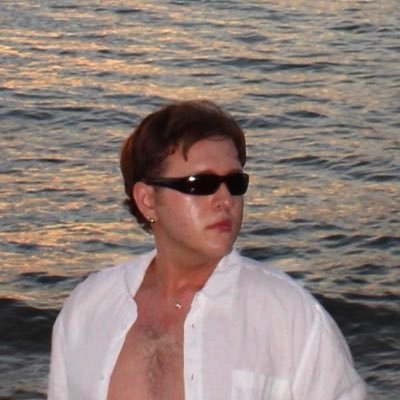 ilovelentils8's profile picture. 🇺🇸🇲🇽🇪🇸🇫🇷