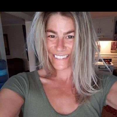 Elizabethm74306's profile picture. Make fun