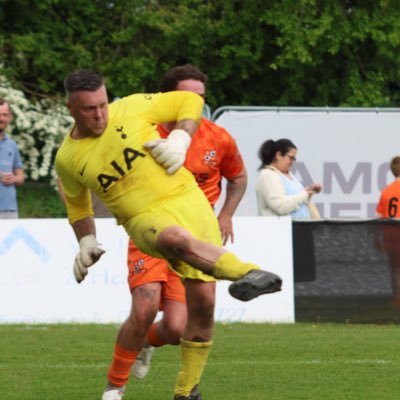 Tottenham Legends goalkeeper Tennis player famous for meeting Christopher Reeve 1987 Business Development Director, 1st time flyer at 44 now a jet setter ✈️
