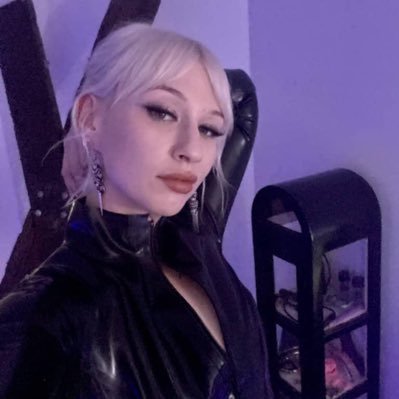 FEMDOM 💜Strict Mommy👹 |+18| ALL KINKS & FETISHES 🔞I love CBT, SPH, WORSHIP... and more! And you? I want to hear from you slave📥