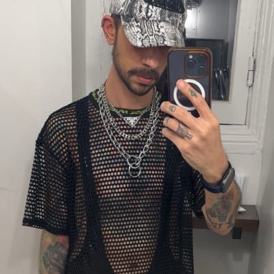 ̷i̷n̷k̷e̷d̷ ̷Q̶u̶e̶e̶r̶, รՇ๏ภєг with a ๒๏ภєг, şłęëpŷ