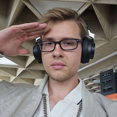 BossViktor187's profile picture. 💪@Club_Basiert 🙏