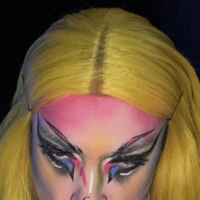 she/they • ig:@itssavvybaby | dm for inquiries! | 🏚️ of baby | Snatch3k Season 1+All ⭐️s | Congenelandra 2x runnin | Mx. Wet T-Shirt👚