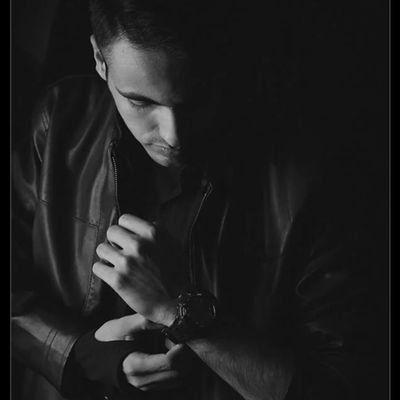 chalghoz1404's profile picture. آره، گاهی کله‌خرّم... اما همونم که زندگی رو جذاب می‌کنه
ترجیح میدم مصمم صدام کنن، ولی باشه... کله‌شق هم خوبه😆  
#لج‌باز_دوست‌داشتنی