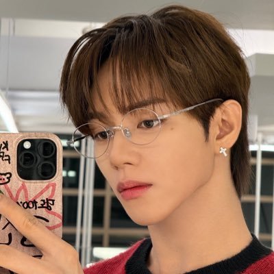 flowe_lle's profile picture. ✨#AHOF #아홉 ✨|| 9️⃣ or NONE || not new to stan acc (2020) || 🍀||🩵☁️🩷||#Karicher🙌🏻