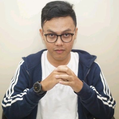 Singer-Songwriter | Selalu bercerita melalui kata dan nada, aku Ghifarr | Buat lagu? Line : gmusic95 | Part of #GMJKT48Show | Alya Jelita on Spotify ⤵️