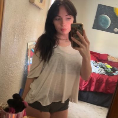 alexzaivriah's profile picture. 21 ✩ | eras kc💜| guts kc🖤 | short n’ sweet stl💙