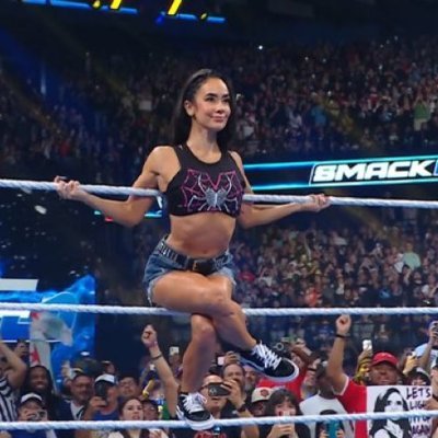 wrestling and anime fan. bloodline enthusiast🩸☝️ @itsBayleyWWE @AlexaBliss_WWE and @KylieJenner stan😋❤️