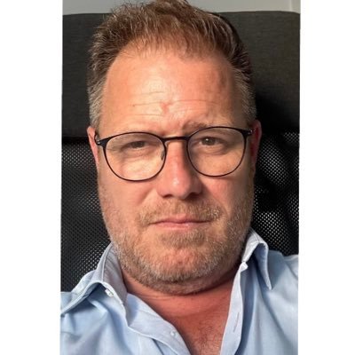 Journalist. Chefredakteur Nordkurier & Schweriner Volkszeitung. Hart in der Sache, fair im Umgang. Gerne Diskussionen. Anonyme Pöbler werden ignoriert.