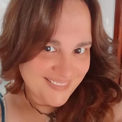 De JaĆ©nš¦ CĆ”diz š Sevilla
Escritora š Novelas: La Sonrisa de Candela. Candela se Bebe los Miedos ā¤ļø Socio Sanitariaš©š»āāļøš©¹š