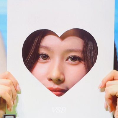 Hey it's Jen 💜 28💜 She/They 💜Tattoo artist who got too into Twice 👉ShuShu with 8 bias wreckers