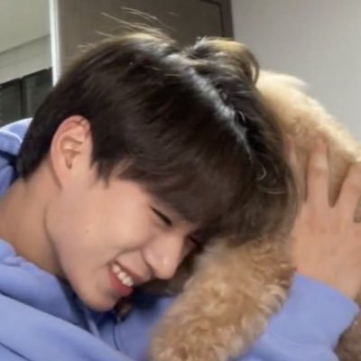 junseonova's profile picture.