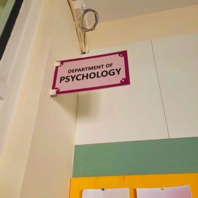 Psychologist in training 🧠📚#pnu مهتمه في السير الذاتية والأدب والفلسلفة