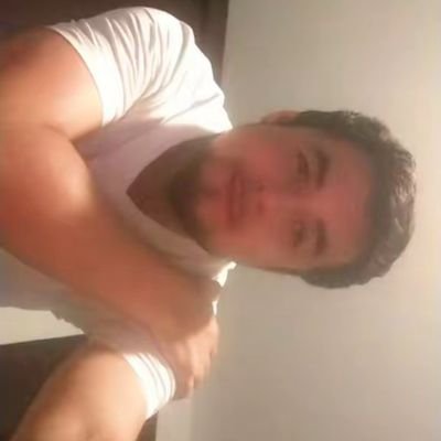 Mi vida se rige por quotes de películas, series, anime y videojuegos. A veces soy todo y otras nada! /Definitely Maybe/ GLORY GLORY MAN UNITED!