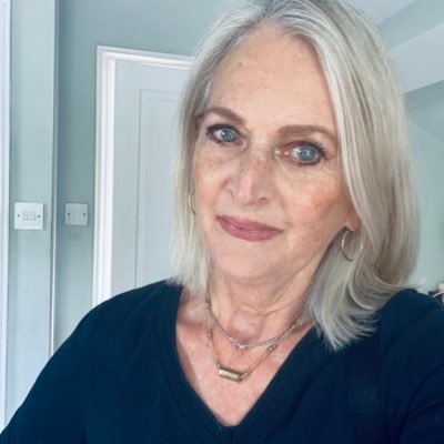 ClinicalPsychologist+Neuropsychologist+PhD Neurosciences (Edinburgh). Dana Hall. Bennington. I write about mental illness on @medium. Bleeding heart liberal.
