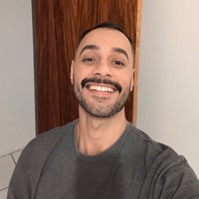 estudante de educação física, colecionador, apreciador de cafés, livros, mpb, kpop, doramas e bons animes.