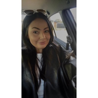 full-time introvert, big time lover of all things footy/ crom, music and some other stuff