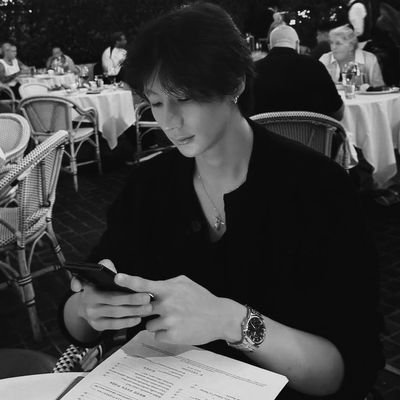 antoen's profile picture. was born for being a stardom. (2004)