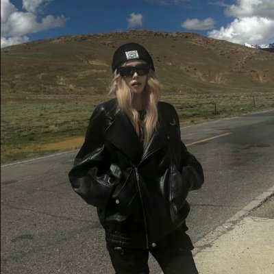 naraaaaa956's profile picture. Just a dreamer chasing sunsets and good vibes.