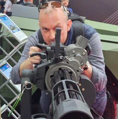 Dziennikarz https://t.co/O1BgmXCkFT Bezpieczeństwo. Wojsko/policja/literki. Juventus. Współautor kilku książek. Jest tajne bo nie jest jawne
📩
lukasz.maziewski@xyz.pl