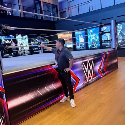 WWE Announcer 🎙️ | Voz oficial de #WWE en España 🇪🇸 Narrando la acción de #WWERAW, #WWENXT y #SmackDown en castellano a través de @Netflix
