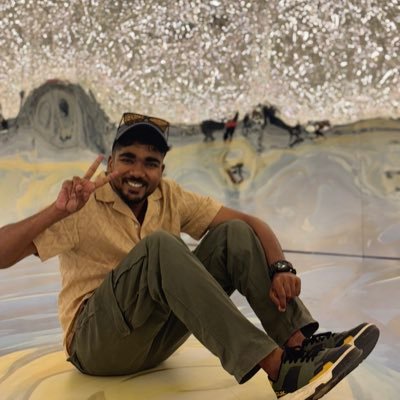 danezh14's profile picture. Cheer’s 🥂