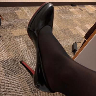 hkr_pumps_boots's profile picture. ♂です。重度のパンプス・ブーツフェチで自分で着用して楽しんでます。サルートの下着、ダイアナ・サクセスウォークのパンプス😍コメックスのライブブーツを買おうか検討中。