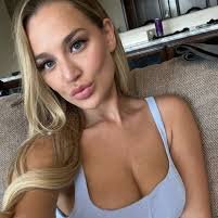 AllisonRos71426's profile picture. 